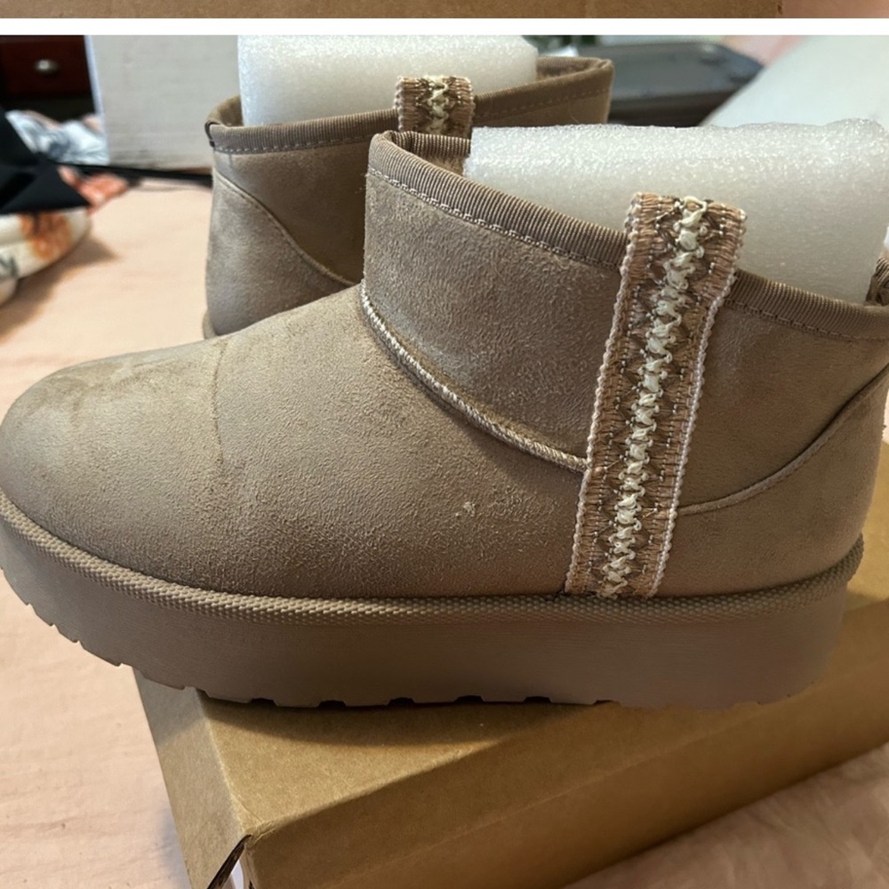 For sale! Almostt brand new Denmark Hattie’s women’s booties from Pink Lilly.